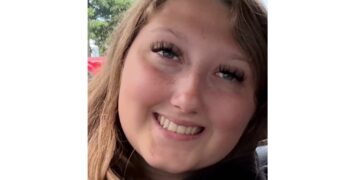 Photo of missing person Mathéa Dubreuil, age 15, from Mirabel, QC.