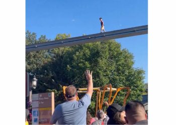 Photo of Hersheypark monorail tracks where a young boy was rescued after going missing
