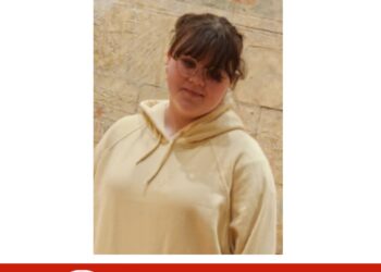 Photo of missing girl Selena, age 15, from Waterloo, ON.