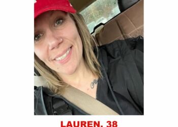Photo of missing woman Lauren, 38, from Parry Sound, Ontario