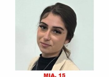 Photo of missing youth Mia, 15, from Toronto, Ontario