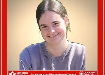 Photo of missing 18-year-old girl Amelia KNEGT, 5'6", average build, black hair in ponytail, wearing burgundy sweater and black leggings, from Cayuga, Ontario.